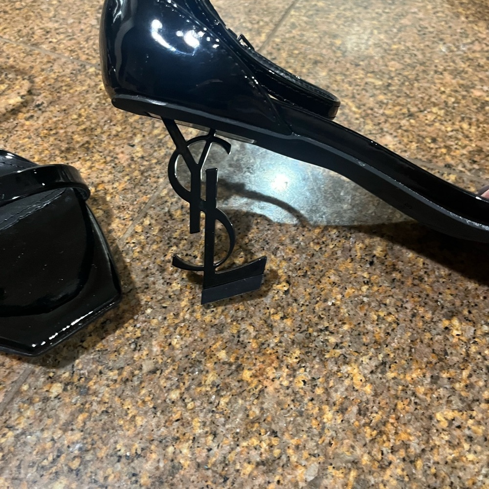 Saint Laurent Black Patent Leather Heels - Picture 4 of 10
